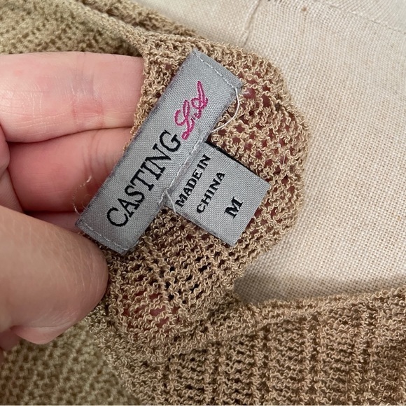 ✨ Casting LA Tan Scrunched Cinched Knitted Long Sleeve Crop Sweater Size M - Picture 6 of 6